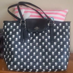 Large Coach Zip tote